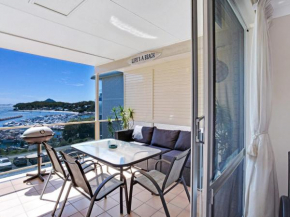 Laman Lodge, 6,15 Laman Street - Air Conditioned unit with spectacular views and free Wi-Fi, Nelson Bay